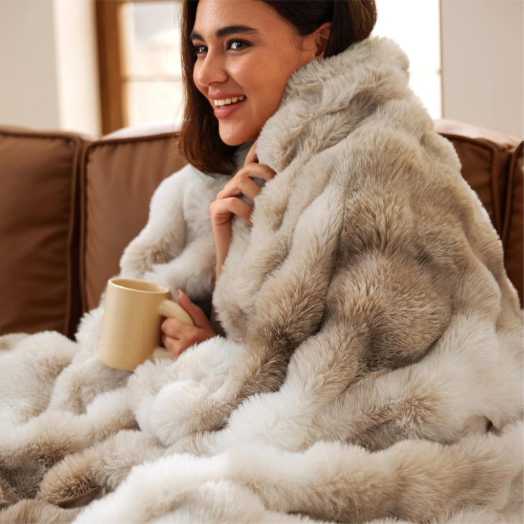 Bedsure GentleSoft Fluffy Faux Fur Throw Blanket for Couch, Soft Fuzzy Fleece Blankets & Throws, Cream Bed Decor Cozy Gifts for Women Teen Girls, Minky Thick Warm Plush Gifts for Birthday, Anniversary