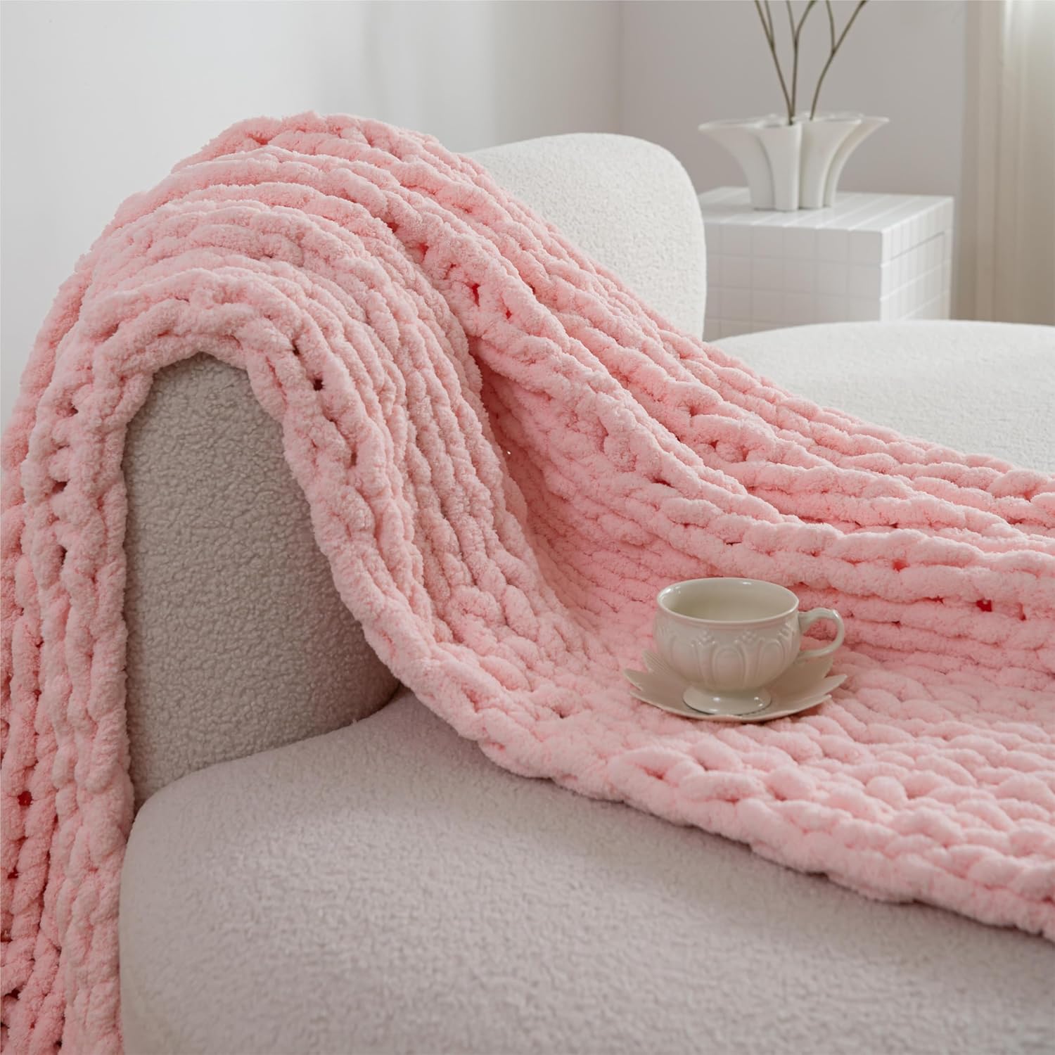 Chunky Knit Blanket Throw 51"×63" Knitted Throw Blankets for Couch Bed Fluffy Soft Blanket with Jumbo Chenille Yarn Thick 100% Handmade(Pink)
