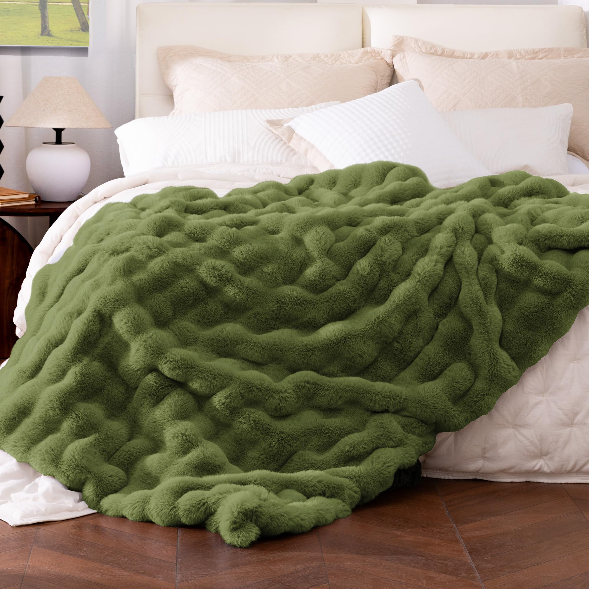 Ultra Soft Cozy Faux Fur Throw Blanket, Fuzzy Plush Thick Bubble Blanket, Oversize Luxury Fluffy Blanket for Couch, Sofa, Bedroom, and Living Room, 50x60 Inches, Light Brown