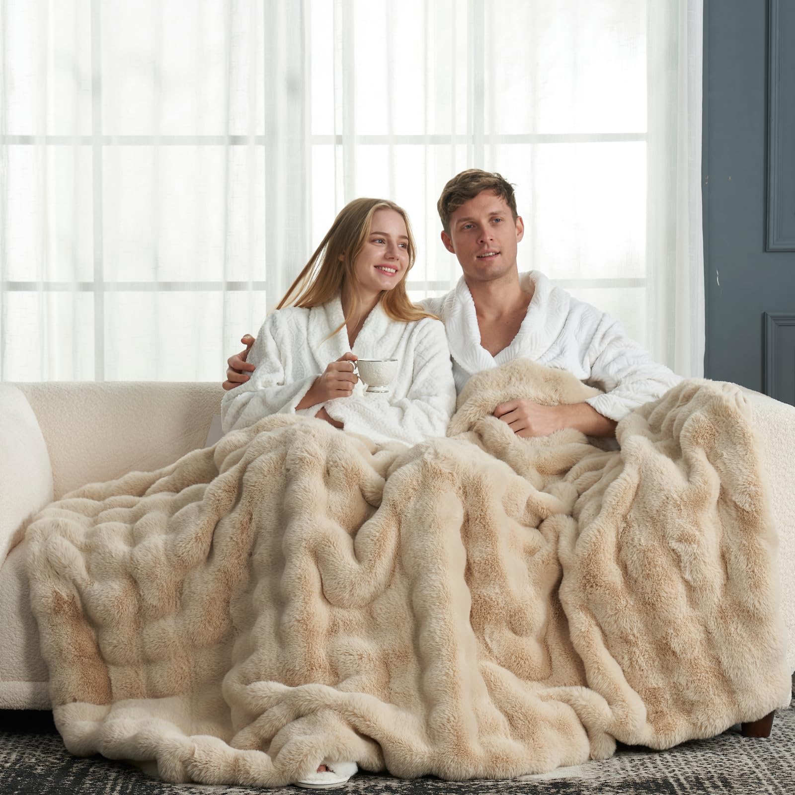 Cozy Bliss Faux Fur Throw Blanket for Couch, Fuzzy Soft Plush Thick Bubble Blanket for Sofa Bedroom Living Room, 50 * 60 Inches Cream White