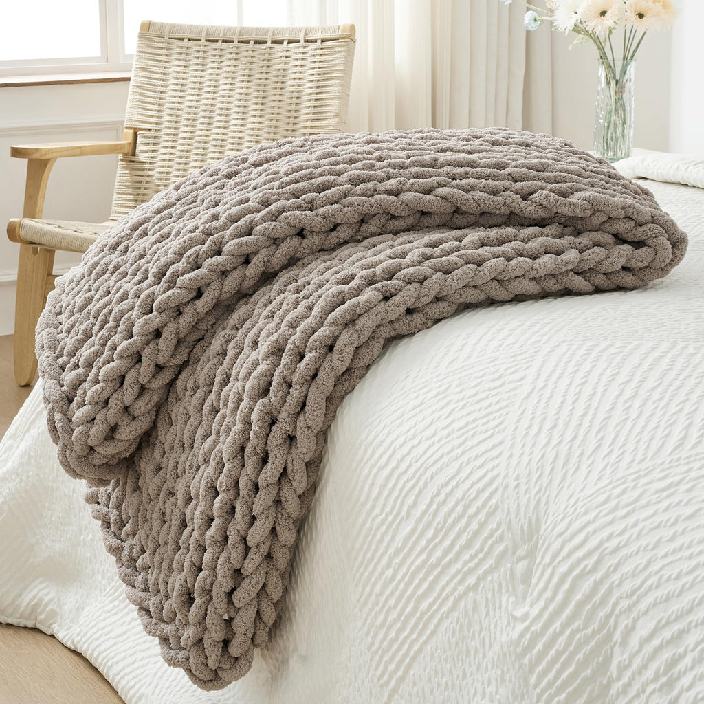 40×60" Beige Hand Knit Jumbo Chenille Chunky Knit Throw Blanket for Sofa & Bed