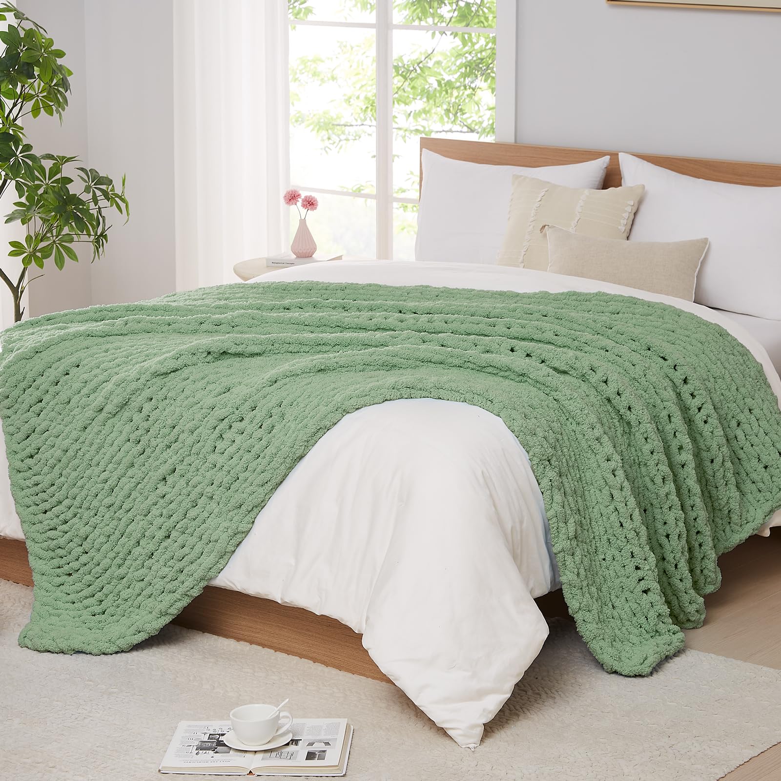 L'AGRATY Chunky Knit Blanket - Soft Chunky Throw 60x80 inches: 100% Hand Kintted Chenile Crochet Throw for Couch - Large Cable Knit Blanket for Home Decor (Ivory)