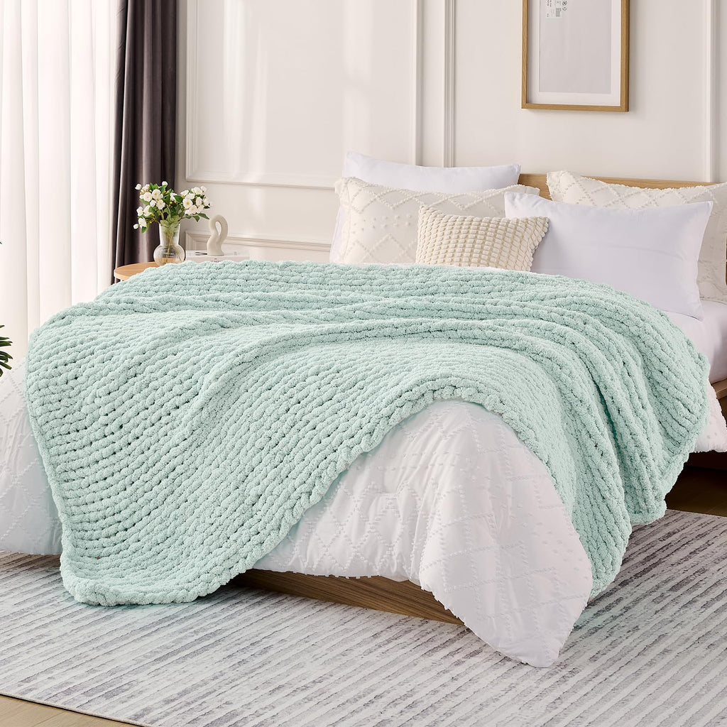 L'AGRATY Chunky Knit Blanket - Soft Chunky Throw 60x80 inches: 100% Hand Kintted Chenile Crochet Throw for Couch - Large Cable Knit Blanket for Home Decor (Ivory)