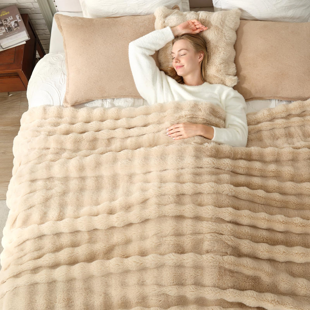 Cozy Bliss Faux Fur Throw Blanket for Couch, Fuzzy Soft Plush Thick Bubble Blanket for Sofa Bedroom Living Room, 50 * 60 Inches Cream White
