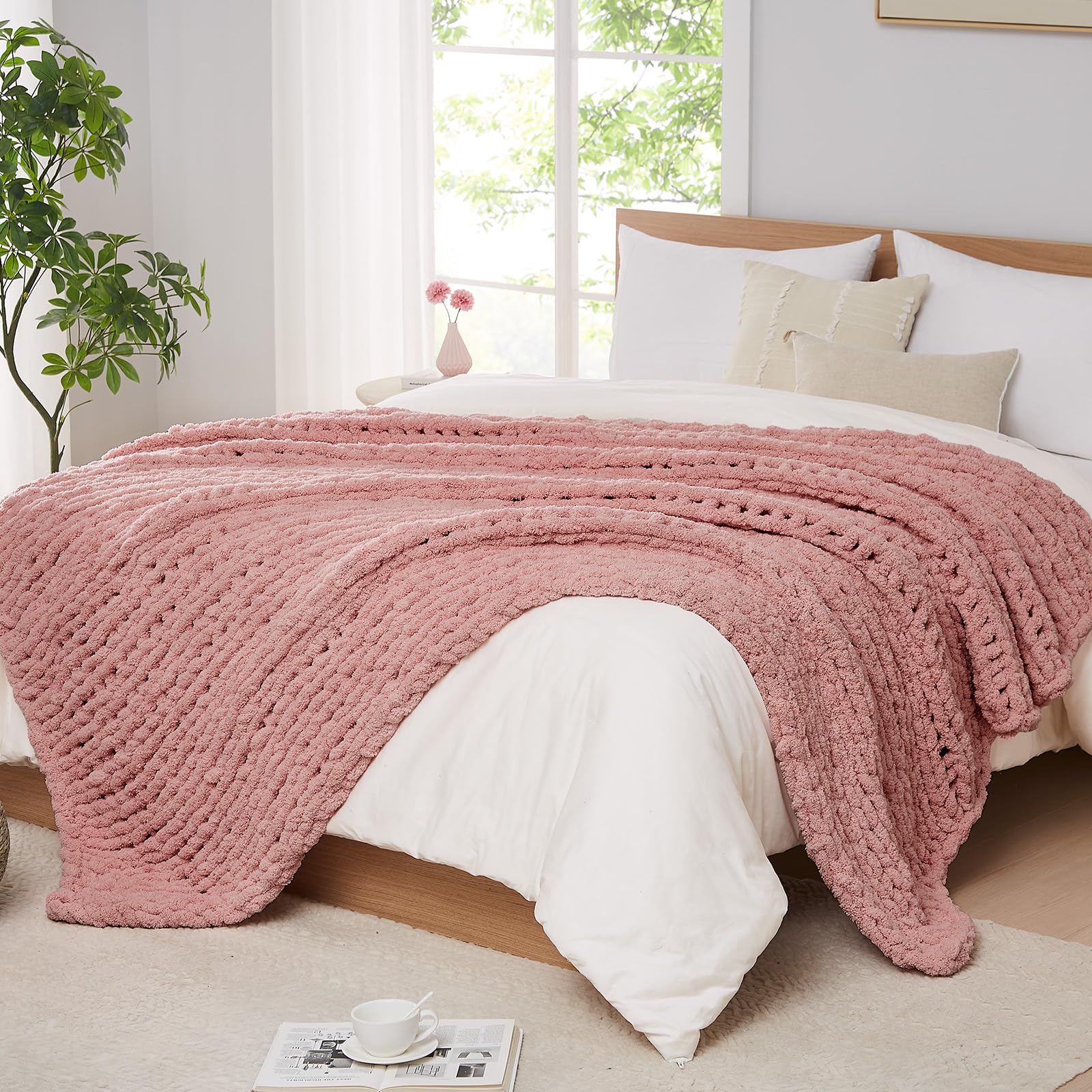 L'AGRATY Chunky Knit Blanket - Soft Chunky Throw 60x80 inches: 100% Hand Kintted Chenile Crochet Throw for Couch - Large Cable Knit Blanket for Home Decor (Ivory)