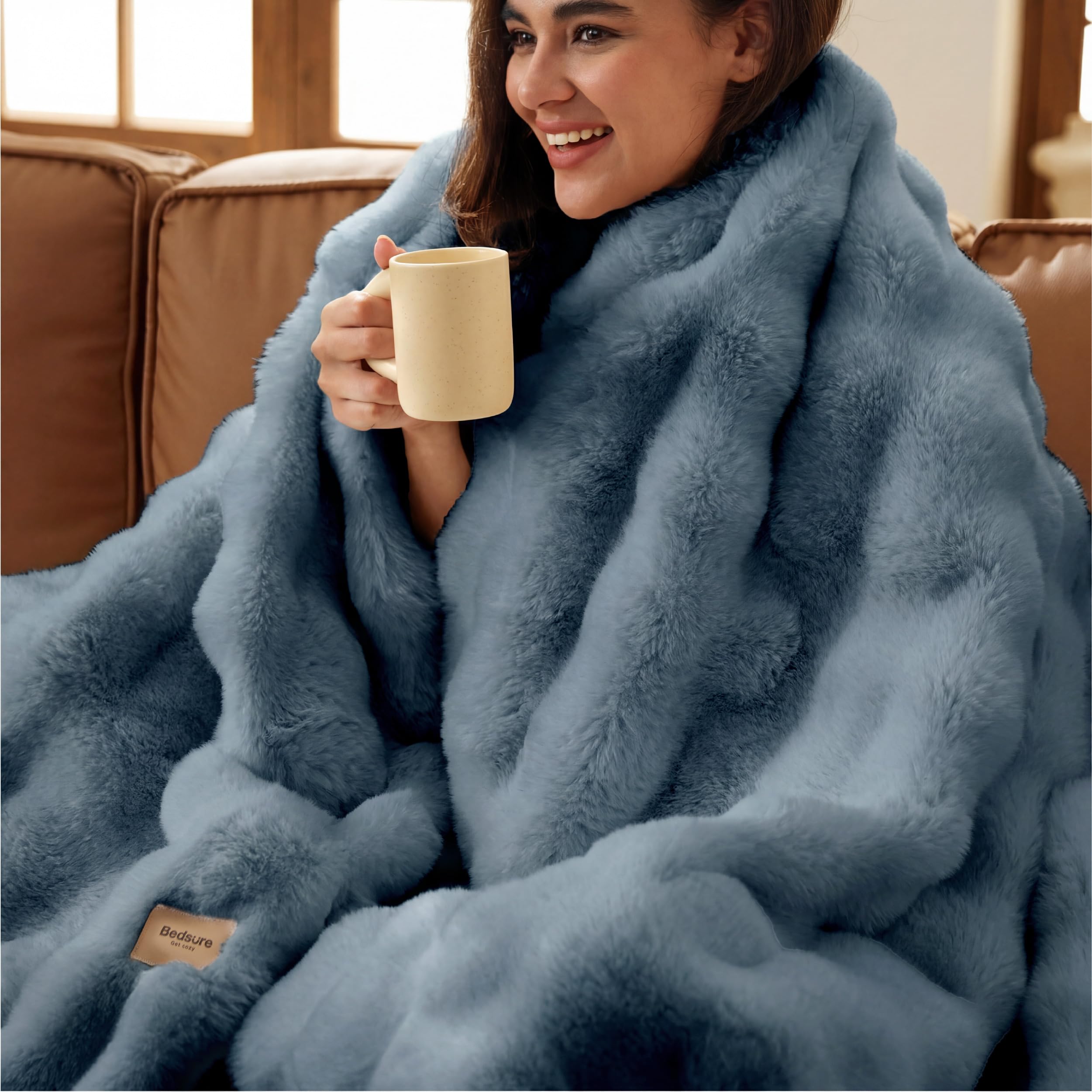 Bedsure GentleSoft Fluffy Faux Fur Throw Blanket for Couch, Soft Fuzzy Fleece Blankets & Throws, Cream Bed Decor Cozy Gifts for Women Teen Girls, Minky Thick Warm Plush Gifts for Birthday, Anniversary