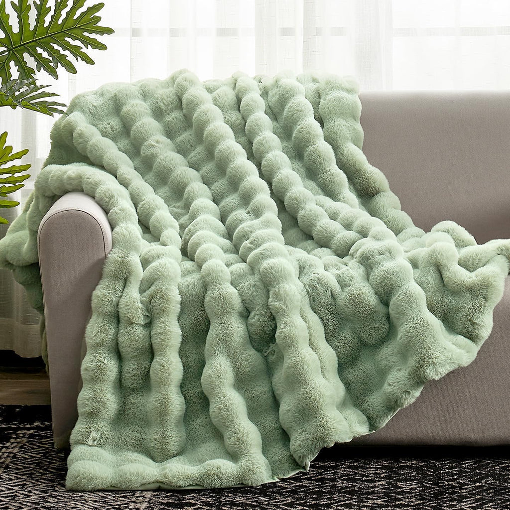 Cozy Bliss Faux Fur Throw Blanket for Couch, Fuzzy Soft Plush Thick Bubble Blanket for Sofa Bedroom Living Room, 50 * 60 Inches Cream White
