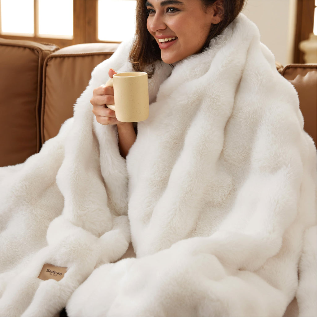 Bedsure GentleSoft Fluffy Faux Fur Throw Blanket for Couch, Soft Fuzzy Fleece Blankets & Throws, Cream Bed Decor Cozy Gifts for Women Teen Girls, Minky Thick Warm Plush Gifts for Birthday, Anniversary