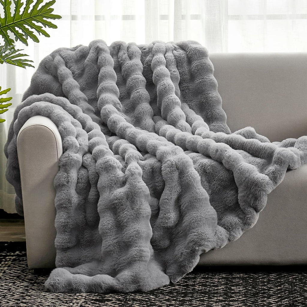 Cozy Bliss Faux Fur Throw Blanket for Couch, Fuzzy Soft Plush Thick Bubble Blanket for Sofa Bedroom Living Room, 50 * 60 Inches Cream White