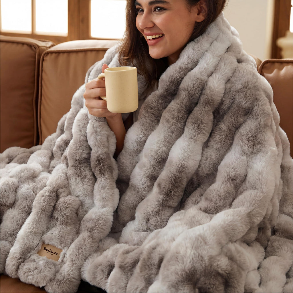 Bedsure GentleSoft Fluffy Faux Fur Throw Blanket for Couch, Soft Fuzzy Fleece Blankets & Throws, Cream Bed Decor Cozy Gifts for Women Teen Girls, Minky Thick Warm Plush Gifts for Birthday, Anniversary