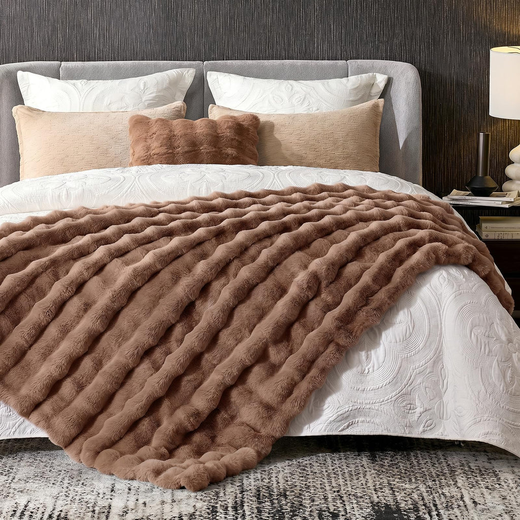 Cozy Bliss Faux Fur Throw Blanket for Couch, Fuzzy Soft Plush Thick Bubble Blanket for Sofa Bedroom Living Room, 50 * 60 Inches Cream White
