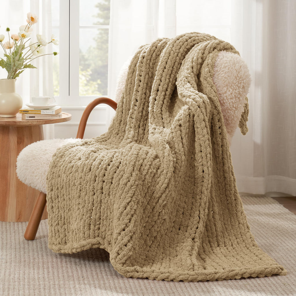 Amélie Home Chunky Knit Throw Blanket for Couch, Soft Chenille Handmade Crochet Throw Rope Knit Blanket for Bed, 40"x50", Ivory