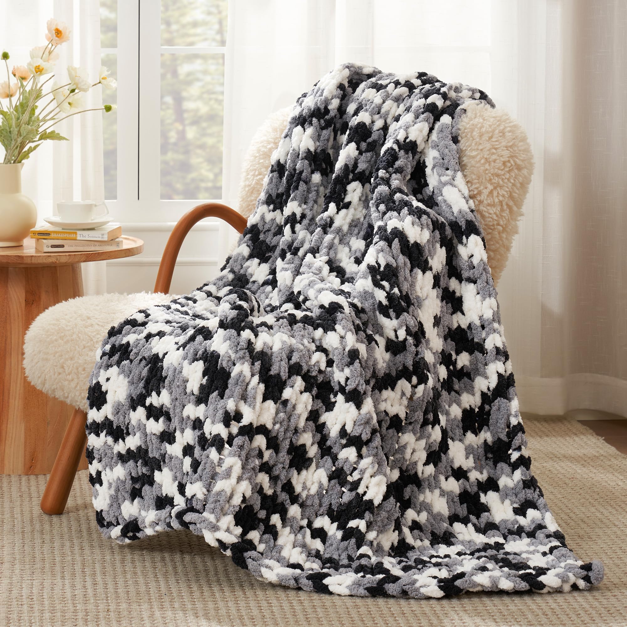 Amélie Home Chunky Knit Throw Blanket for Couch, Soft Chenille Handmade Crochet Throw Rope Knit Blanket for Bed, 40"x50", Ivory