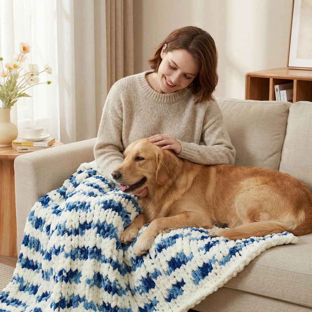 Amélie Home Chunky Knit Throw Blanket for Couch, Soft Chenille Handmade Crochet Throw Rope Knit Blanket for Bed, 40"x50", Ivory