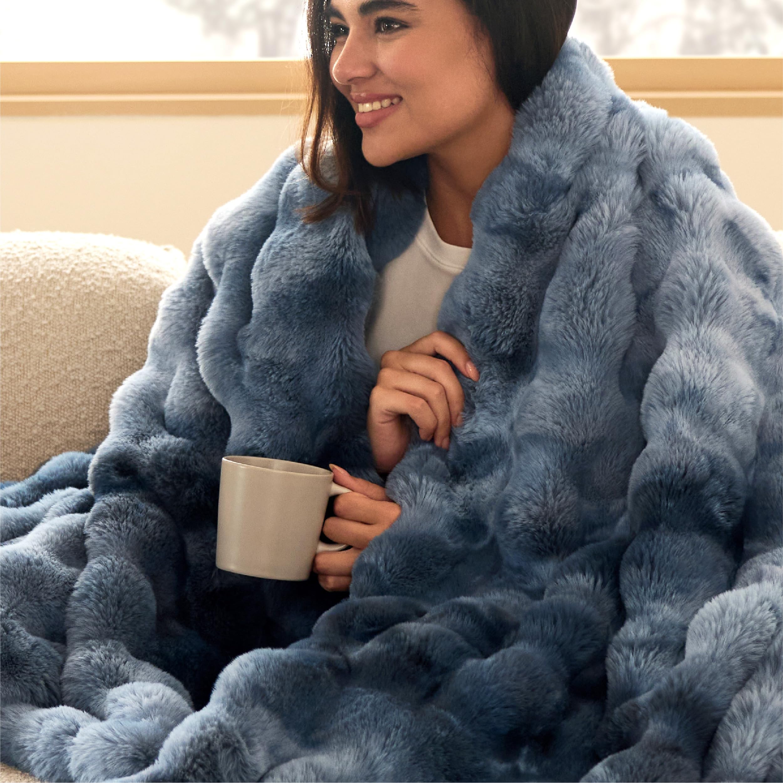 Bedsure GentleSoft Fluffy Faux Fur Throw Blanket for Couch, Soft Fuzzy Fleece Blankets & Throws, Cream Bed Decor Cozy Gifts for Women Teen Girls, Minky Thick Warm Plush Gifts for Birthday, Anniversary